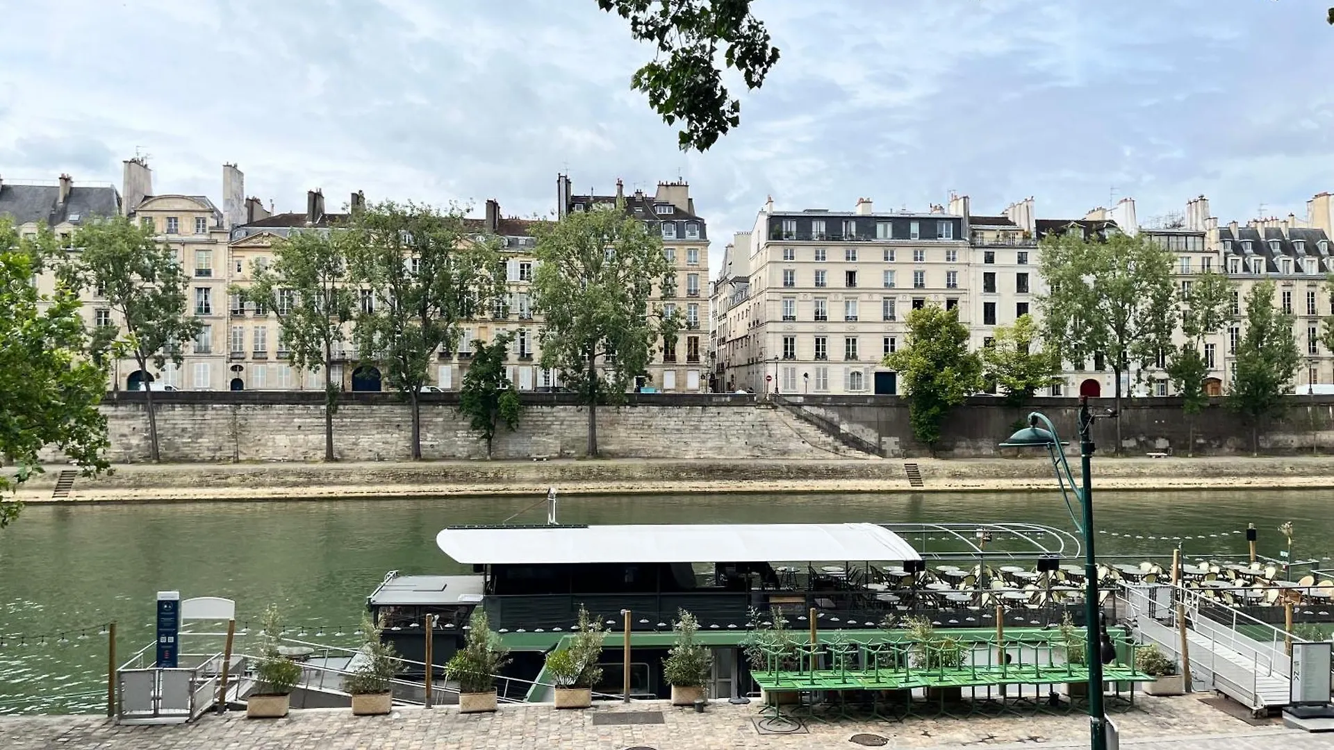Heart Of Le Marais - Modern & Cosy Nest In The Old Apartment Paris